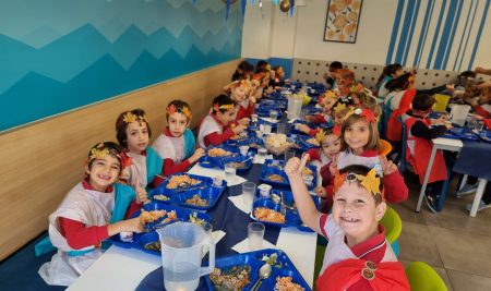 «La Fiesta del Olimpo»: llena de sabor y cultura el comedor del colegio