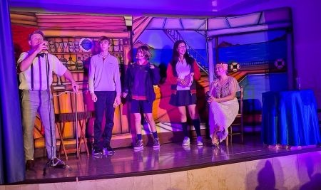 En Agustinos Valencia aprendemos inglés con LaTourné Teatro