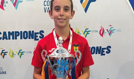 ALUMNA DE AGUSTINOS VALENCIA APASIONADA DEL FÚTBOL