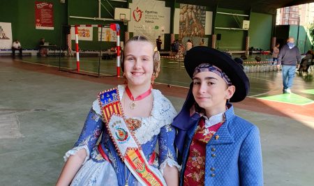 Los alumnos de E.P. muestran su espíritu fallero