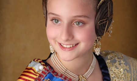 Recordando las Fallas. Dos alumnas han vivido las fallas de una forma intensa.