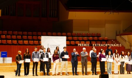 Cuatro alumnos de Agustinos Valencia, Esteban, Andrea Marí, Carmen y Aitana reciben de Consellería  el Premio Extroardinario de la ESO
