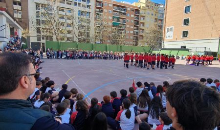Procesión del encuentro celebrada por Primaria en Agustinos Valencia