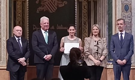 CECILIA CON TALENTO MUSICAL  A RAUDALES EN AGUSTINOS VALENCIA