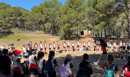El alumnado de primer ciclo de Primaria disfruta en el Parque Santo Espíritu de Gilet.