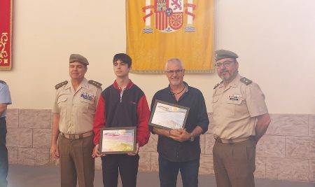 Alumnos de Agustinos  premiados  en la fase escolar en el XII Concurso Literario “Carta a un militar Español”.