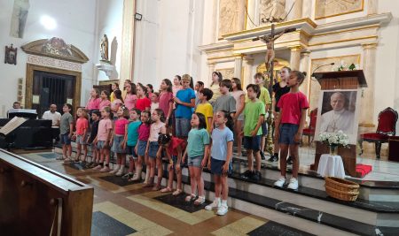 CONCIERTO DE FIN DE CURSO DEL CORO DE PRIMARIA Y DEL GRUPO DE GUITARRAS