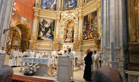 EL P. ADRIÁN CELEBRA SU 25 ANIVERSARIO DE LA ORDENACIÓN SACERDOTAL